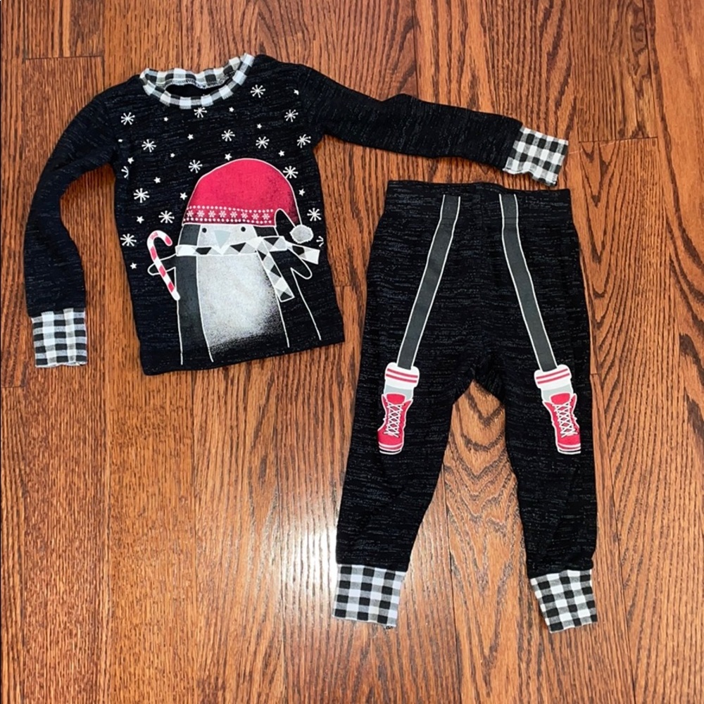 Super cute winter pajamas size 2t